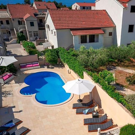 Hektorovic Poolside Apartments ボル エクステリア 写真