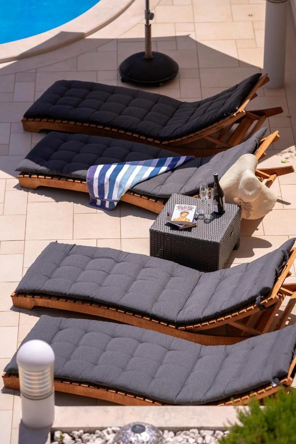 Hektorovic Poolside Apartments ボル エクステリア 写真